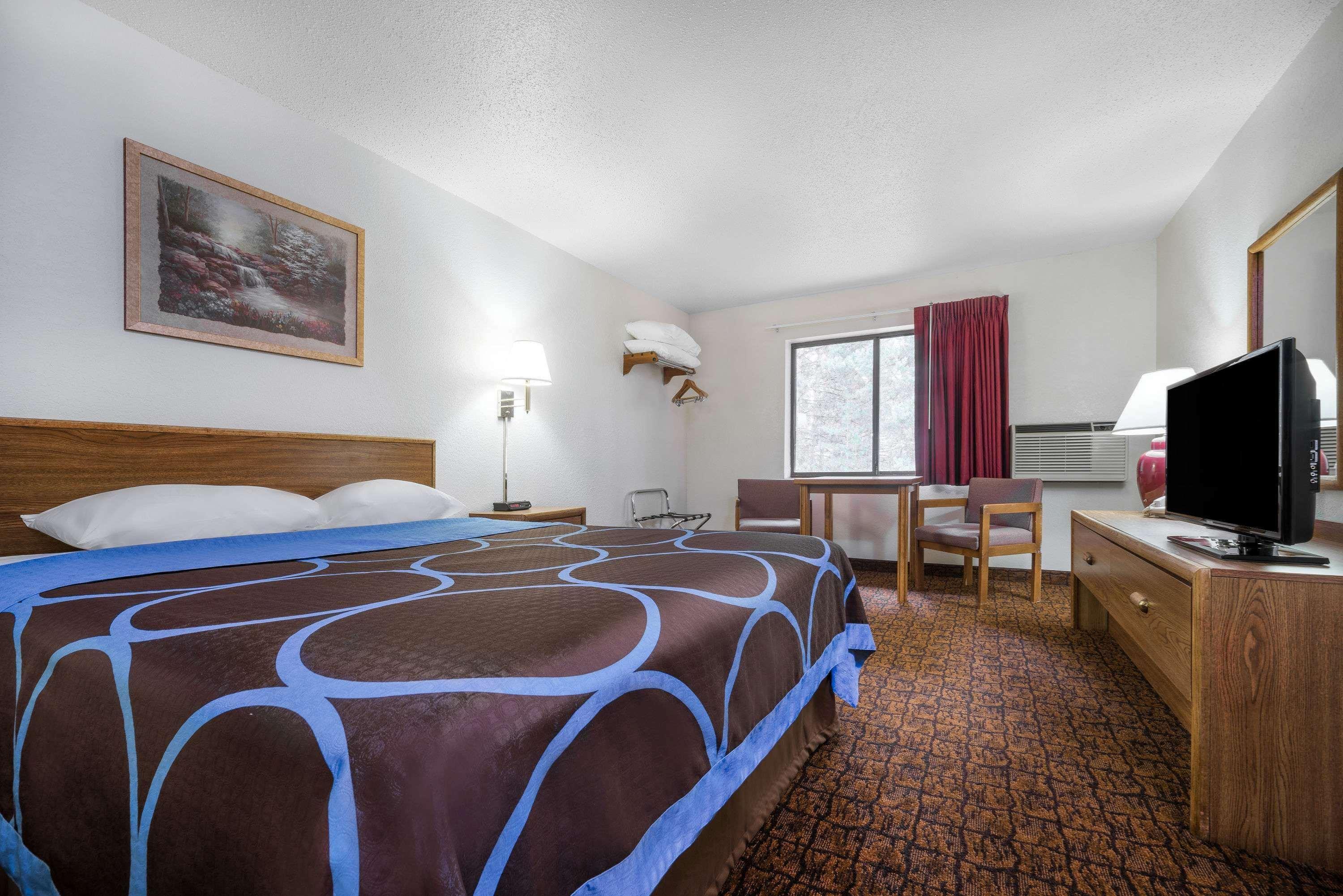Super 8 By Wyndham Park Rapids Hotel Exterior foto