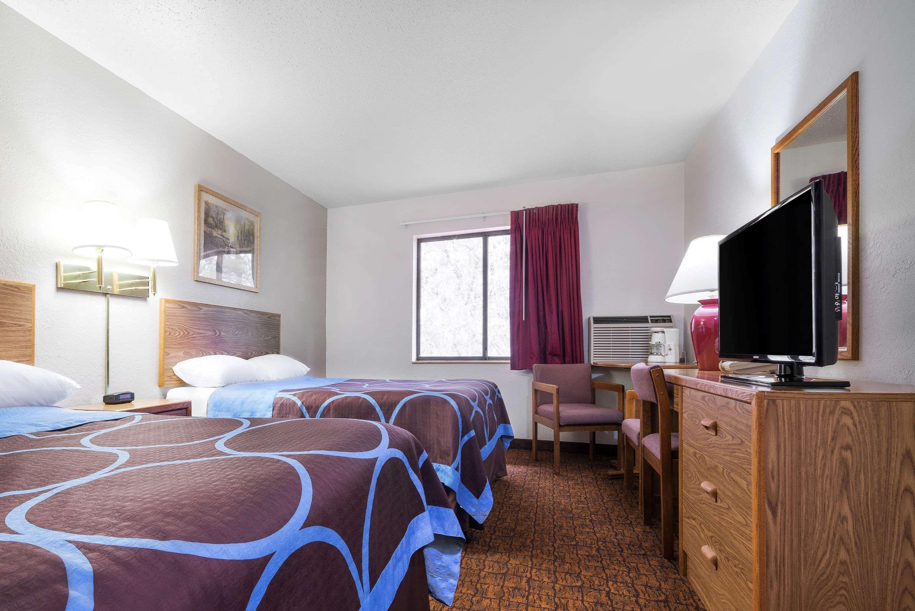 Super 8 By Wyndham Park Rapids Hotel Exterior foto