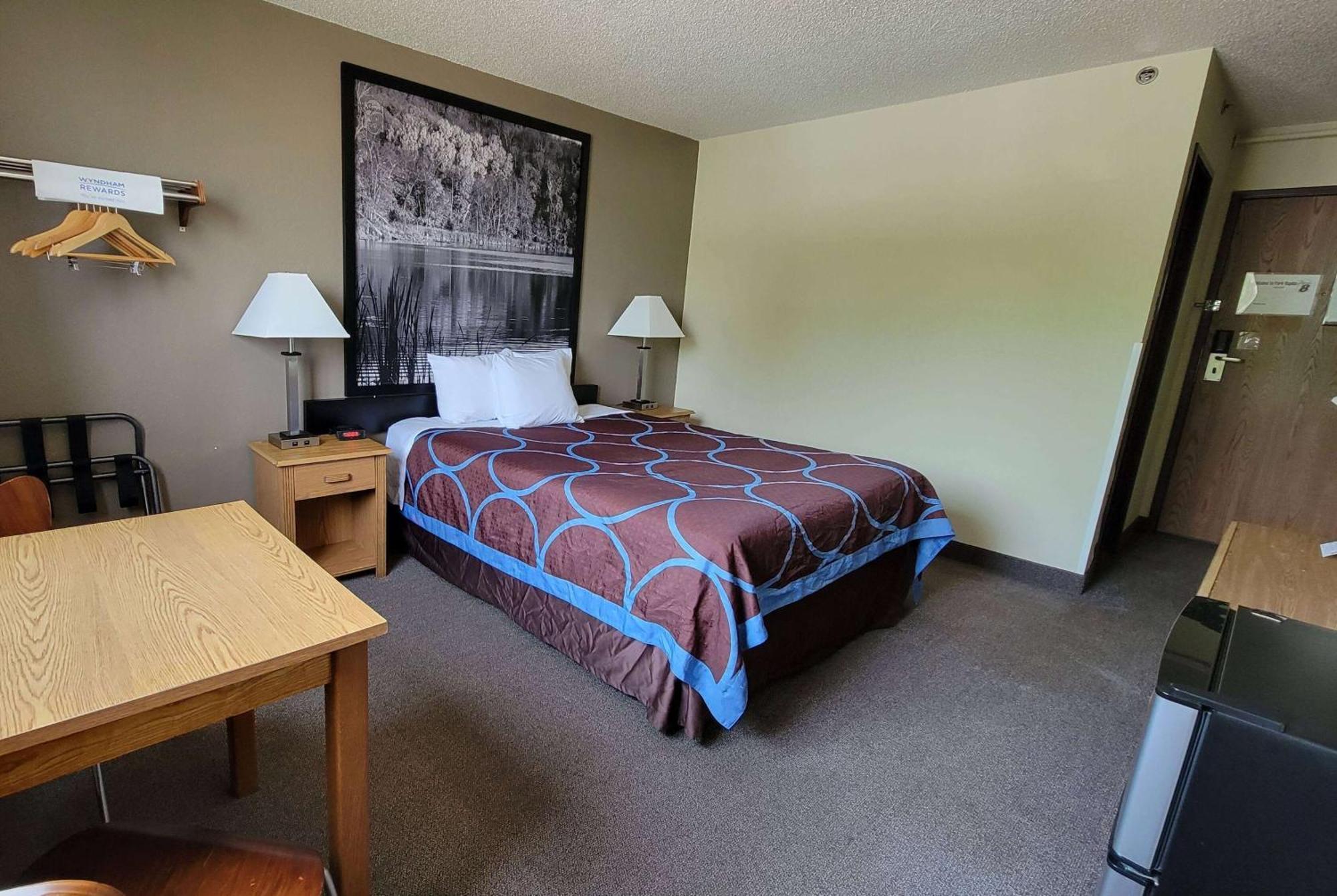 Super 8 By Wyndham Park Rapids Hotel Exterior foto